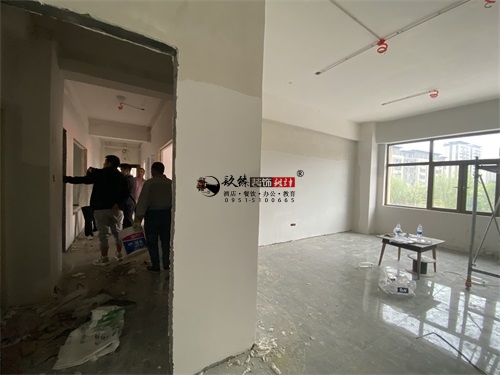 �y����Ӗ(x��n)�W(xu��)У�b���O(sh��)Ӌ�Ŀ|�N���b�