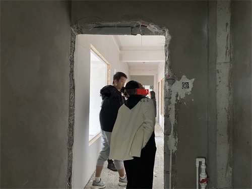 �y����Ӗ(x��n)�W(xu��)У�b���O(sh��)Ӌ�Ŀ|�N���b�