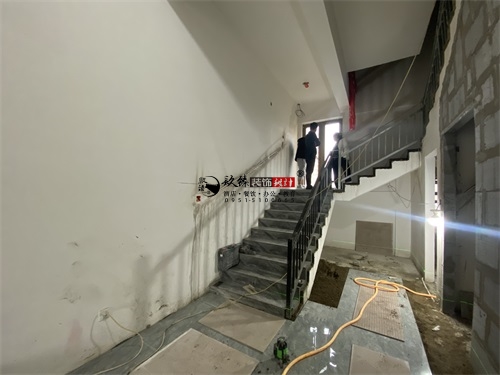 �y����Ӗ(x��n)�W(xu��)У�b���O(sh��)Ӌ�Ŀ|�N���b�